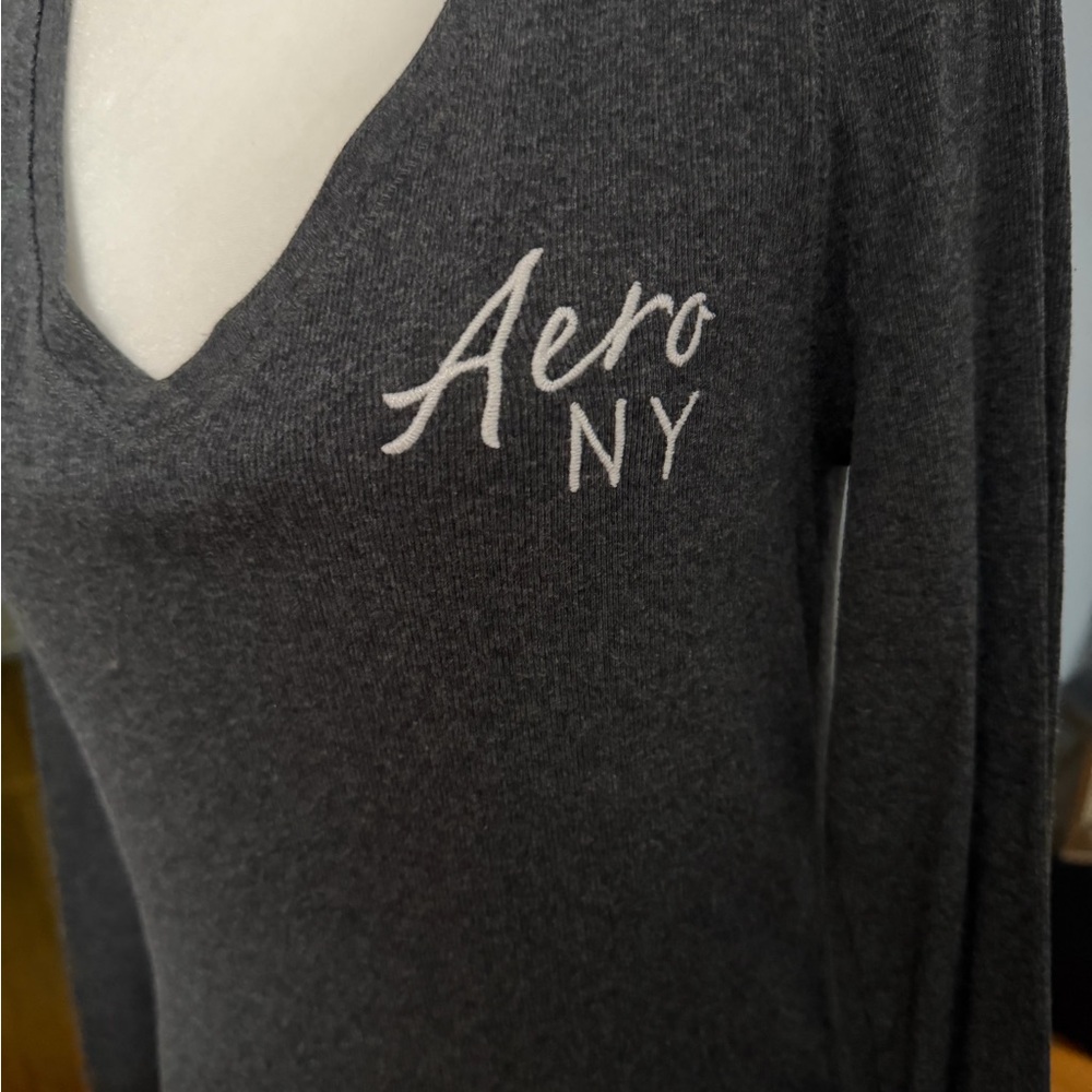 Aeropostale Charcoal Gray V‑Neck Long Sleeve Tee - Picture 2 of 3